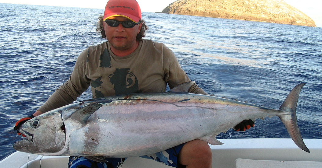 Aquila Fishing - Dog Tooth Tuna